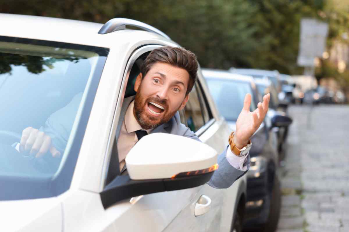 Un italiano su quattro si arrabbia in auto