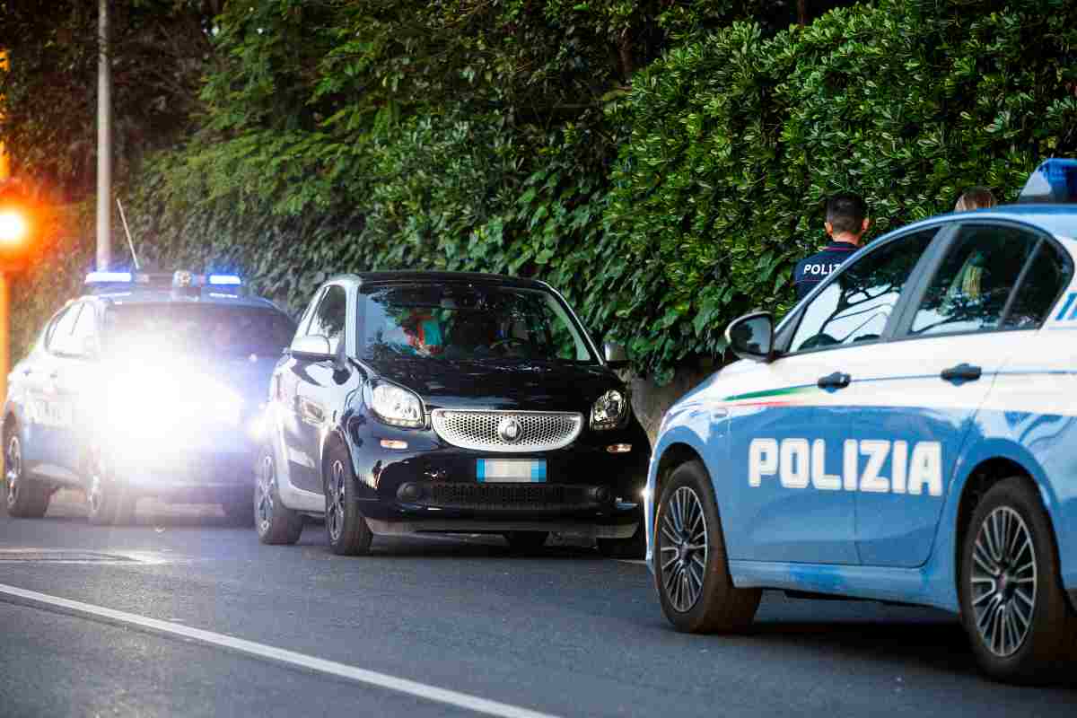 auto Polizia green silenziosa